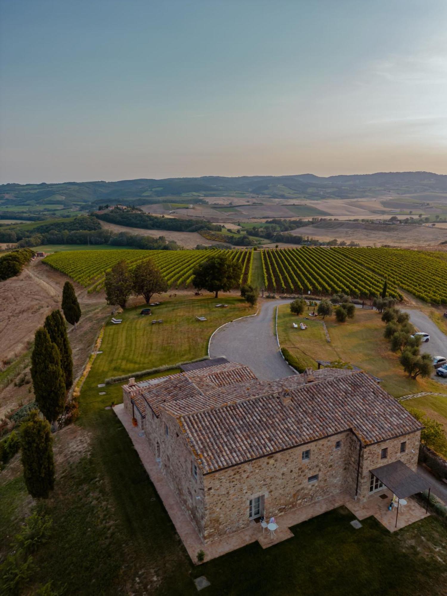 Sce Quiríc San Quirico dʼOrcia Exterior foto